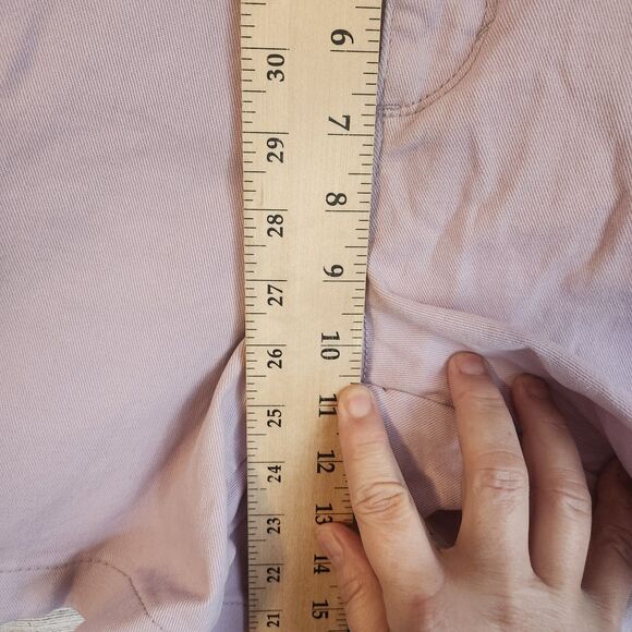 Gloria Vanderbilt size 10 Amanda Short NWT Purple slimming effect shorts - Picture 4 of 8